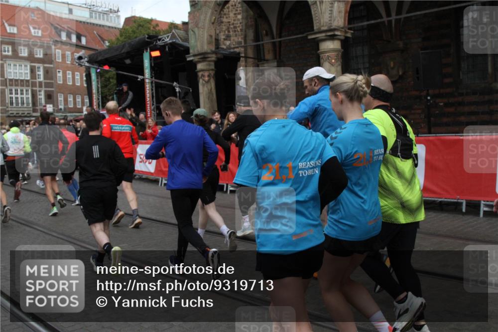 05.10.2025 - 20. swb-Marathon Bremen Yannick Fuchs http://msf.ph/oto/9319713 05.10.2025 11:38:19 Ziel  meine-sportfotos.de