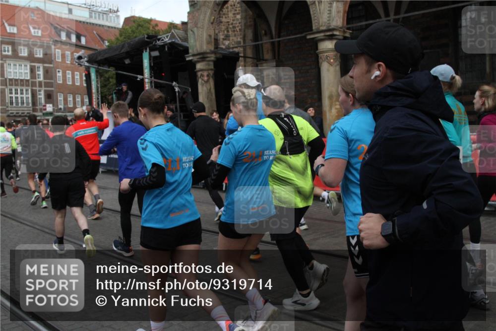 05.10.2025 - 20. swb-Marathon Bremen Yannick Fuchs http://msf.ph/oto/9319714 05.10.2025 11:38:19 Ziel  meine-sportfotos.de