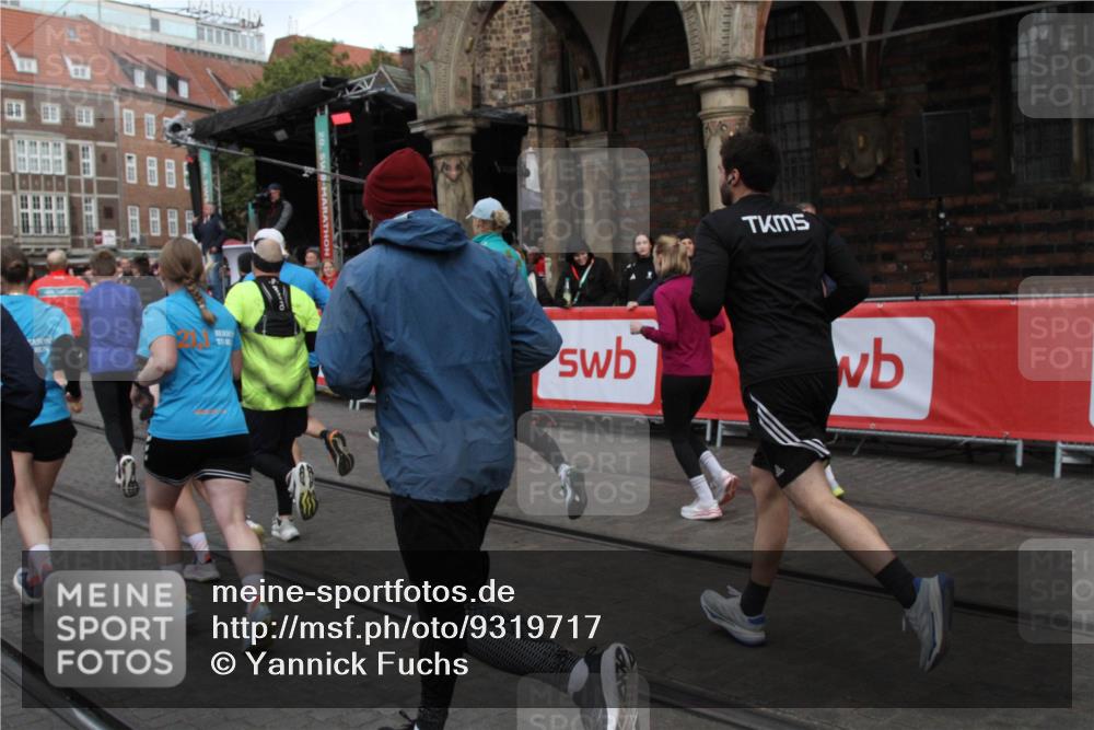 05.10.2025 - 20. swb-Marathon Bremen Yannick Fuchs http://msf.ph/oto/9319717 05.10.2025 11:38:20 Ziel  meine-sportfotos.de