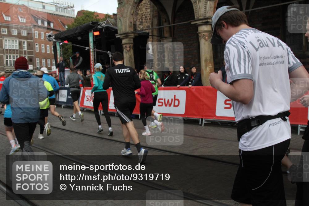 05.10.2025 - 20. swb-Marathon Bremen Yannick Fuchs http://msf.ph/oto/9319719 05.10.2025 11:38:21 Ziel  meine-sportfotos.de