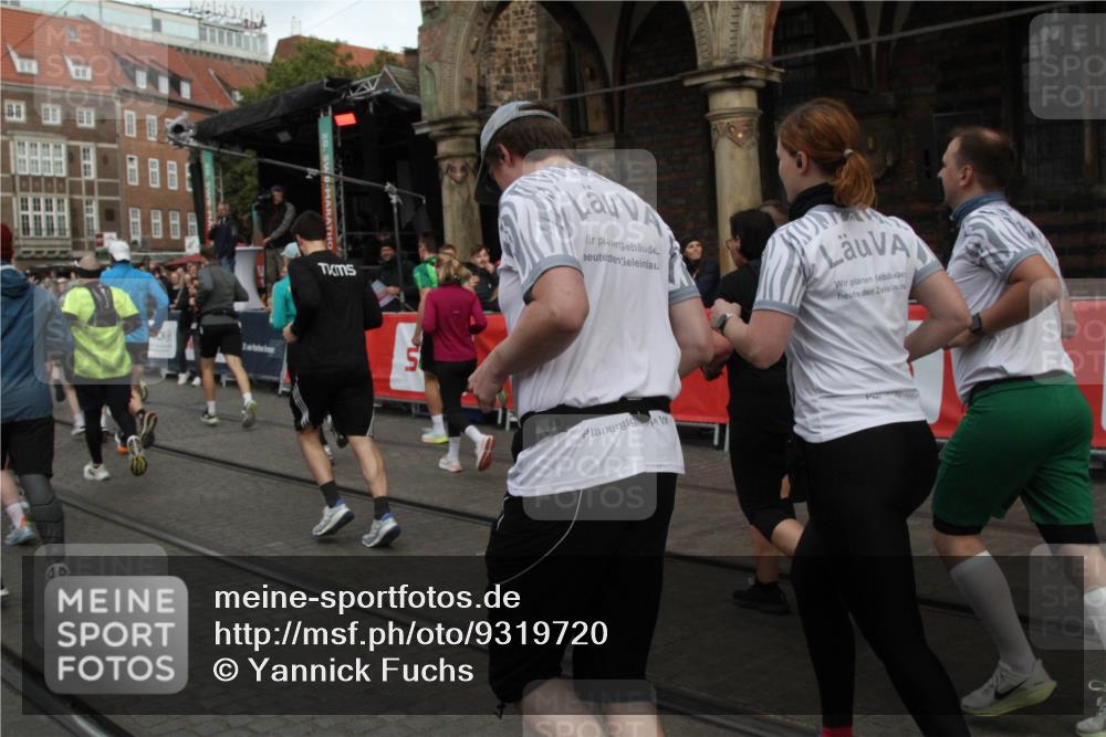 05.10.2025 - 20. swb-Marathon Bremen Yannick Fuchs http://msf.ph/oto/9319720 05.10.2025 11:38:21 Ziel  meine-sportfotos.de