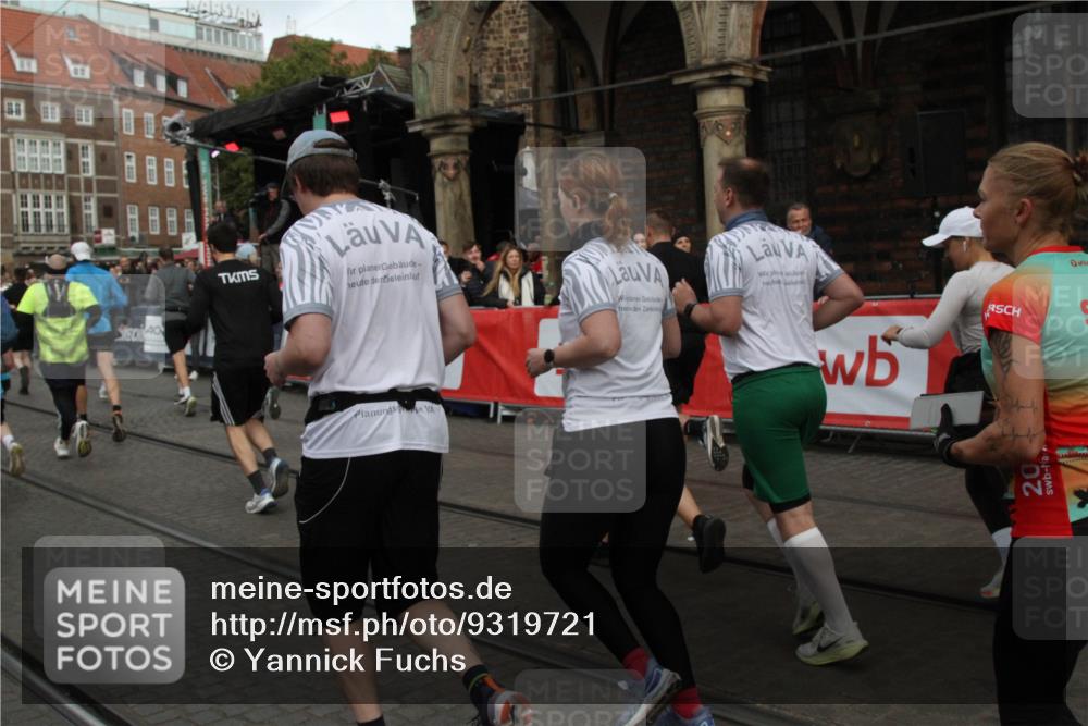 05.10.2025 - 20. swb-Marathon Bremen Yannick Fuchs http://msf.ph/oto/9319721 05.10.2025 11:38:21 Ziel  meine-sportfotos.de