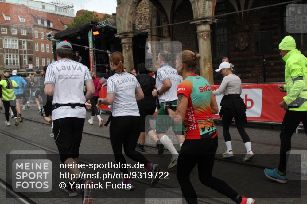 05.10.2025 - 20. swb-Marathon Bremen Yannick Fuchs http://msf.ph/oto/9319722 05.10.2025 11:38:22 Ziel  meine-sportfotos.de
