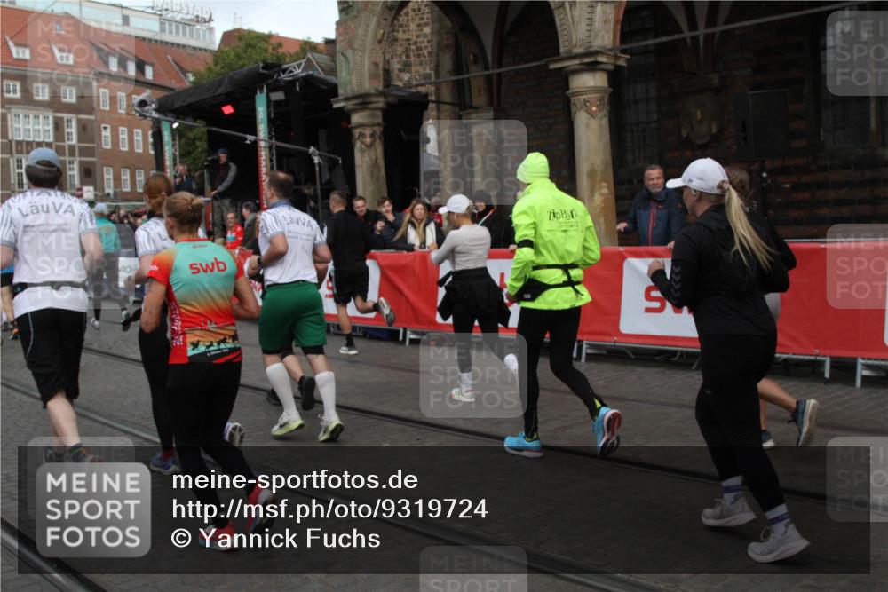 05.10.2025 - 20. swb-Marathon Bremen Yannick Fuchs http://msf.ph/oto/9319724 05.10.2025 11:38:23 Ziel  meine-sportfotos.de