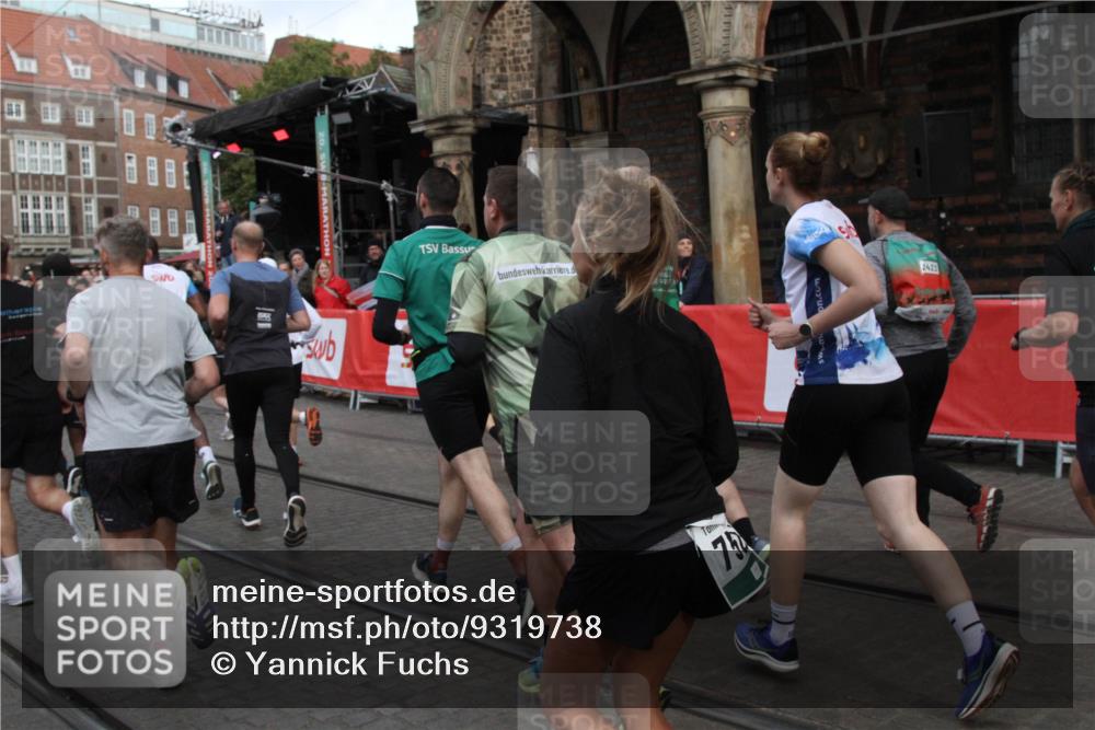 05.10.2025 - 20. swb-Marathon Bremen Yannick Fuchs http://msf.ph/oto/9319738 05.10.2025 11:38:27 Ziel  meine-sportfotos.de