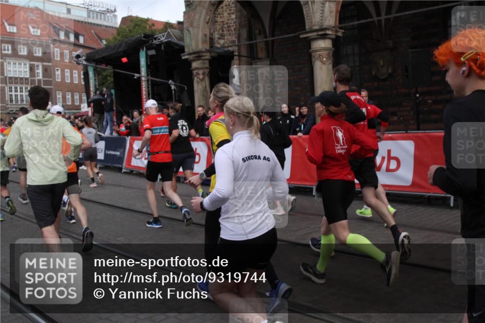05.10.2025 - 20. swb-Marathon Bremen Yannick Fuchs http://msf.ph/oto/9319744 05.10.2025 11:38:29 Ziel  meine-sportfotos.de