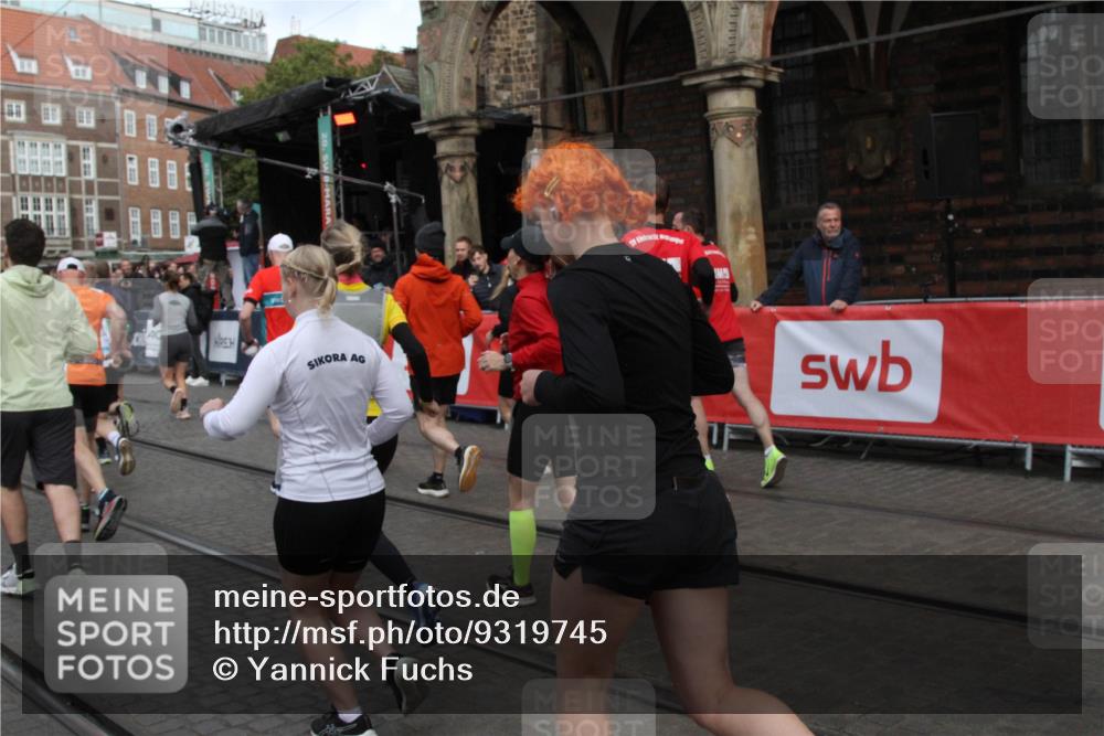 05.10.2025 - 20. swb-Marathon Bremen Yannick Fuchs http://msf.ph/oto/9319745 05.10.2025 11:38:30 Ziel  meine-sportfotos.de