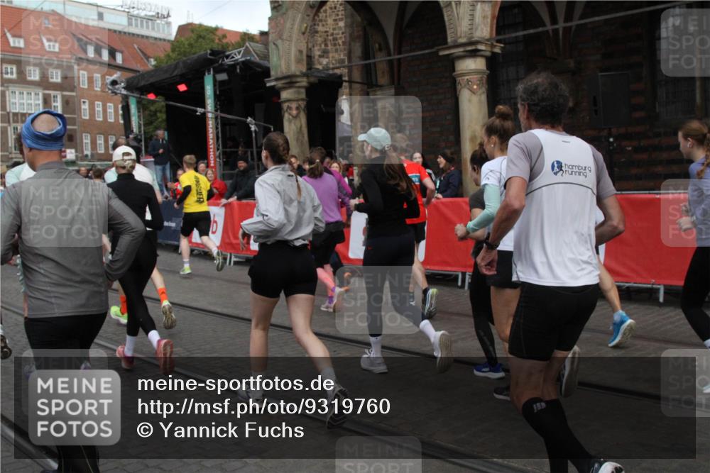 05.10.2025 - 20. swb-Marathon Bremen Yannick Fuchs http://msf.ph/oto/9319760 05.10.2025 11:38:36 Ziel  meine-sportfotos.de