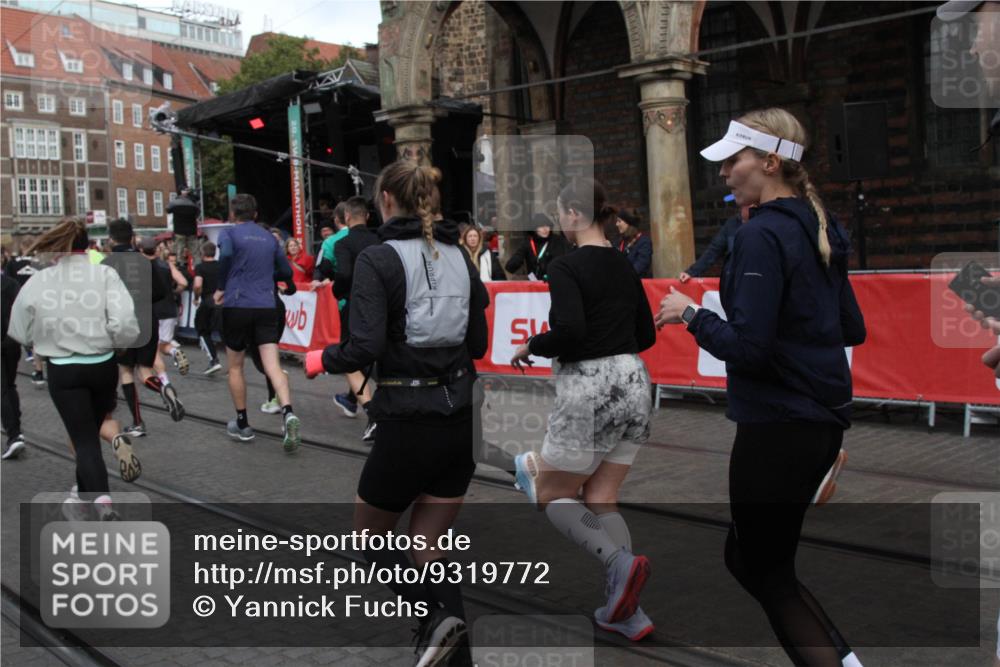 05.10.2025 - 20. swb-Marathon Bremen Yannick Fuchs http://msf.ph/oto/9319772 05.10.2025 11:38:40 Ziel  meine-sportfotos.de