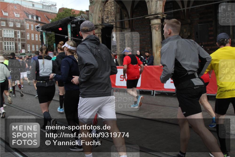 05.10.2025 - 20. swb-Marathon Bremen Yannick Fuchs http://msf.ph/oto/9319774 05.10.2025 11:38:40 Ziel  meine-sportfotos.de