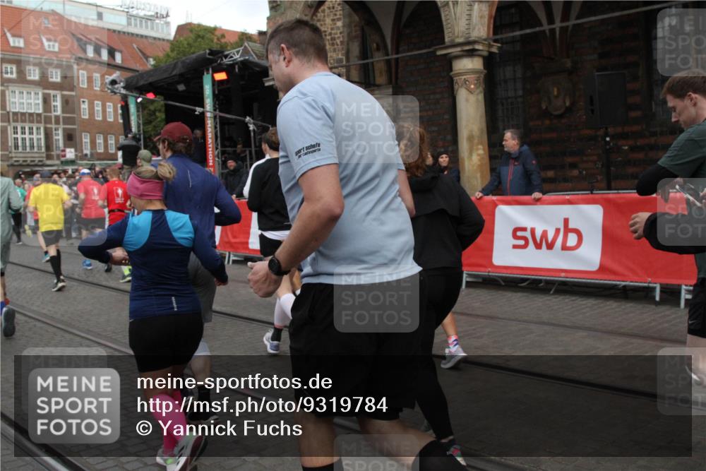 05.10.2025 - 20. swb-Marathon Bremen Yannick Fuchs http://msf.ph/oto/9319784 05.10.2025 11:38:44 Ziel  meine-sportfotos.de