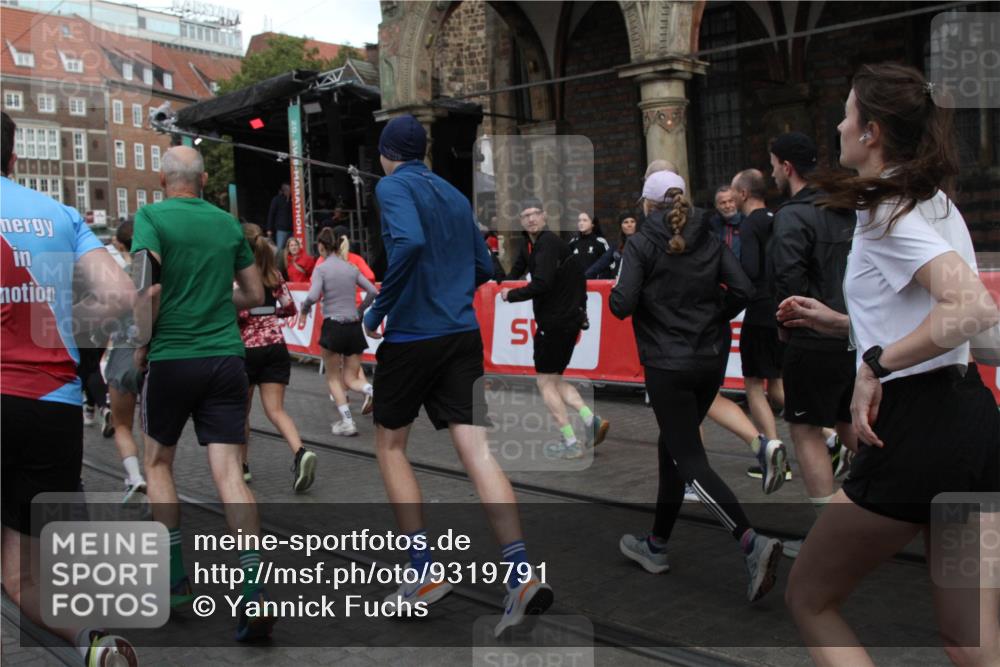 05.10.2025 - 20. swb-Marathon Bremen Yannick Fuchs http://msf.ph/oto/9319791 05.10.2025 11:38:47 Ziel  meine-sportfotos.de