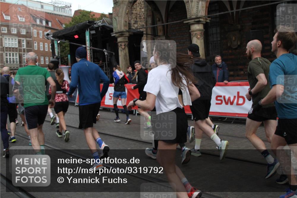 05.10.2025 - 20. swb-Marathon Bremen Yannick Fuchs http://msf.ph/oto/9319792 05.10.2025 11:38:47 Ziel  meine-sportfotos.de
