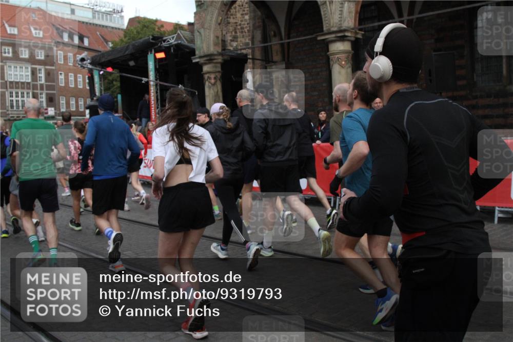 05.10.2025 - 20. swb-Marathon Bremen Yannick Fuchs http://msf.ph/oto/9319793 05.10.2025 11:38:47 Ziel  meine-sportfotos.de