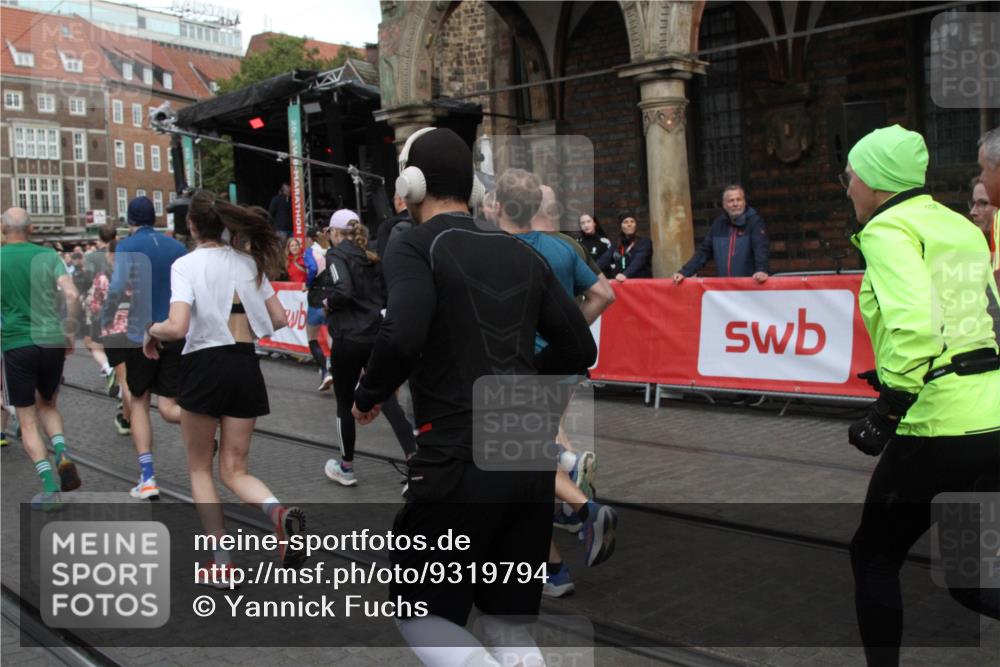 05.10.2025 - 20. swb-Marathon Bremen Yannick Fuchs http://msf.ph/oto/9319794 05.10.2025 11:38:48 Ziel  meine-sportfotos.de