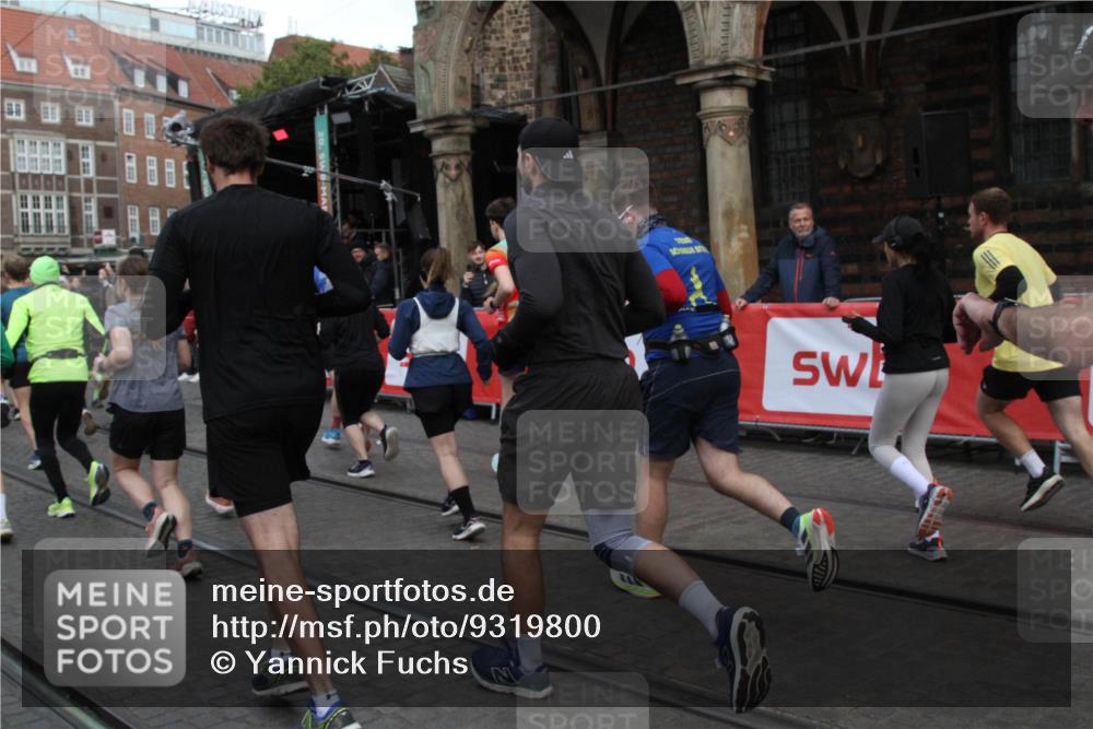 05.10.2025 - 20. swb-Marathon Bremen Yannick Fuchs http://msf.ph/oto/9319800 05.10.2025 11:38:50 Ziel  meine-sportfotos.de