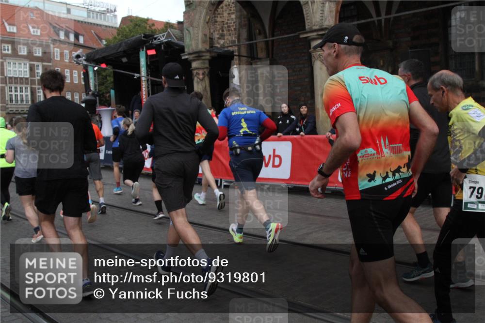 05.10.2025 - 20. swb-Marathon Bremen Yannick Fuchs http://msf.ph/oto/9319801 05.10.2025 11:38:50 Ziel  meine-sportfotos.de