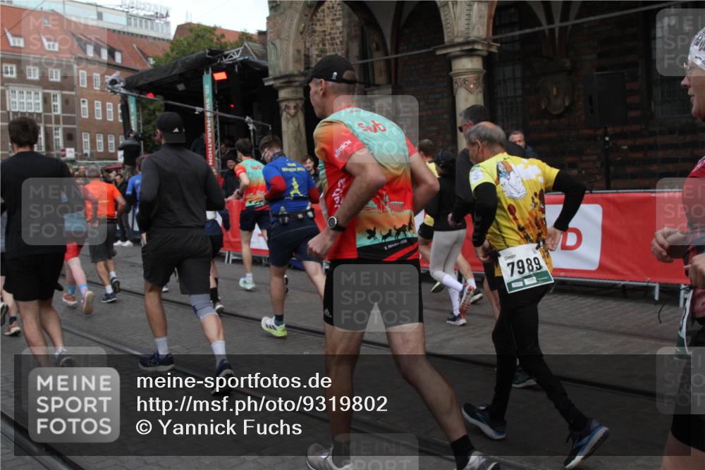 05.10.2025 - 20. swb-Marathon Bremen Yannick Fuchs http://msf.ph/oto/9319802 05.10.2025 11:38:51 Ziel  meine-sportfotos.de