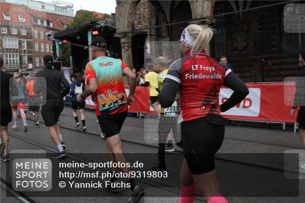 05.10.2025 - 20. swb-Marathon Bremen Yannick Fuchs http://msf.ph/oto/9319803 05.10.2025 11:38:51 Ziel  meine-sportfotos.de