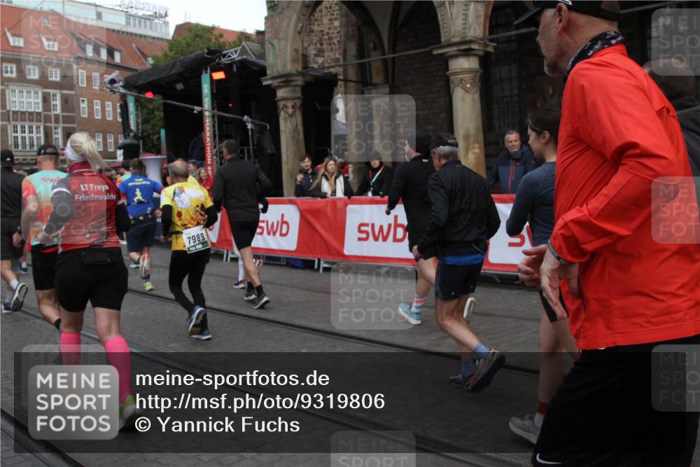 05.10.2025 - 20. swb-Marathon Bremen Yannick Fuchs http://msf.ph/oto/9319806 05.10.2025 11:38:52 Ziel  meine-sportfotos.de