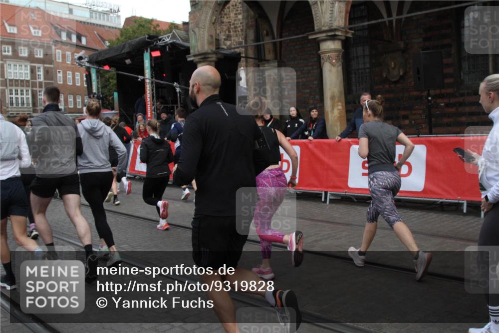 05.10.2025 - 20. swb-Marathon Bremen Yannick Fuchs http://msf.ph/oto/9319828 05.10.2025 11:39:00 Ziel  meine-sportfotos.de