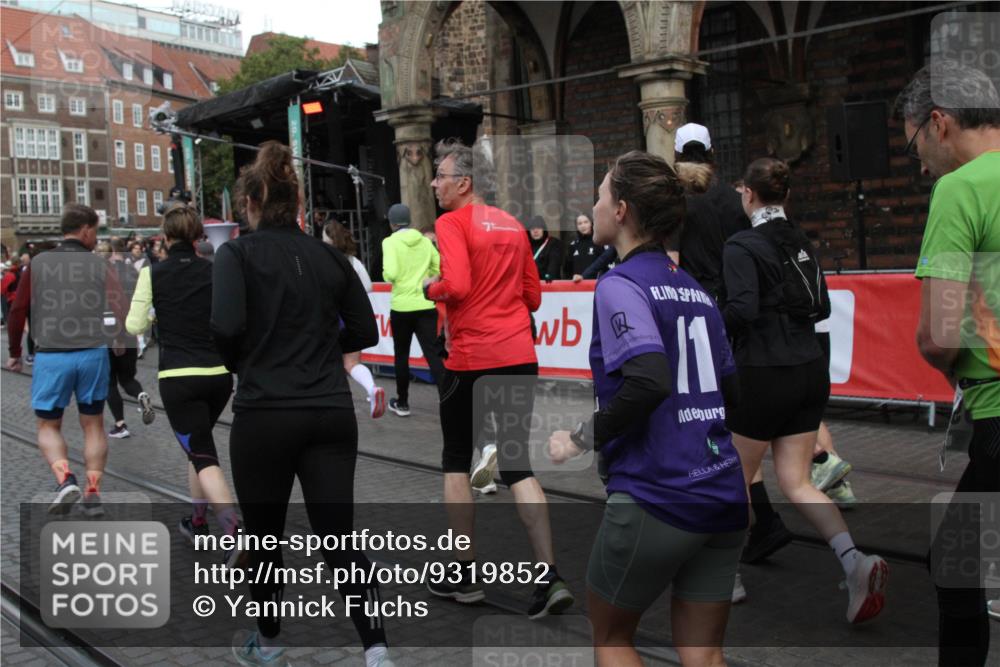 05.10.2025 - 20. swb-Marathon Bremen Yannick Fuchs http://msf.ph/oto/9319852 05.10.2025 11:39:09 Ziel  meine-sportfotos.de