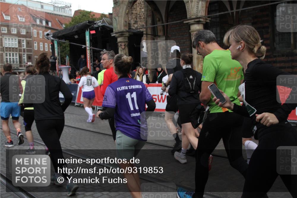 05.10.2025 - 20. swb-Marathon Bremen Yannick Fuchs http://msf.ph/oto/9319853 05.10.2025 11:39:09 Ziel  meine-sportfotos.de