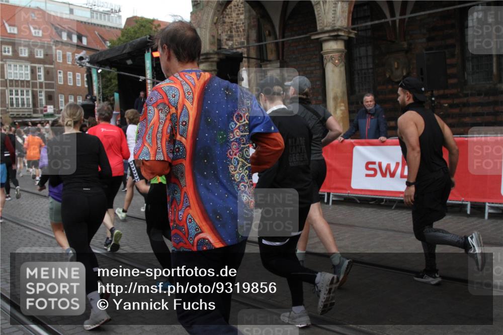 05.10.2025 - 20. swb-Marathon Bremen Yannick Fuchs http://msf.ph/oto/9319856 05.10.2025 11:39:10 Ziel  meine-sportfotos.de
