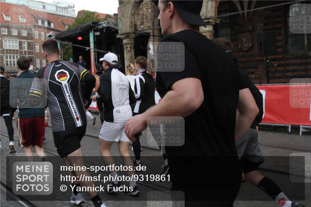 05.10.2025 - 20. swb-Marathon Bremen Yannick Fuchs http://msf.ph/oto/9319861 05.10.2025 11:39:12 Ziel  meine-sportfotos.de