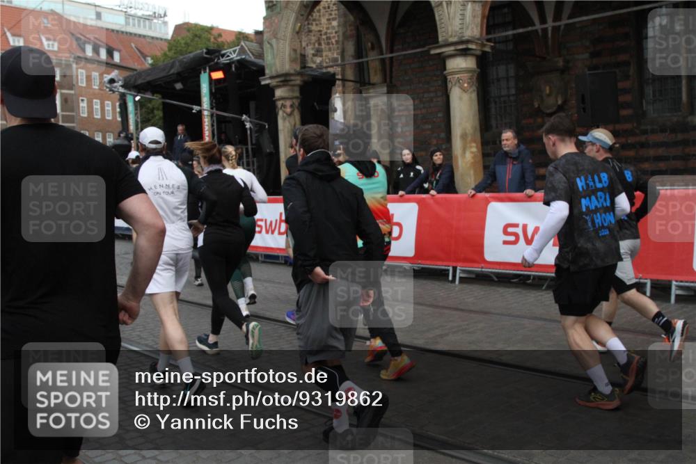 05.10.2025 - 20. swb-Marathon Bremen Yannick Fuchs http://msf.ph/oto/9319862 05.10.2025 11:39:12 Ziel  meine-sportfotos.de