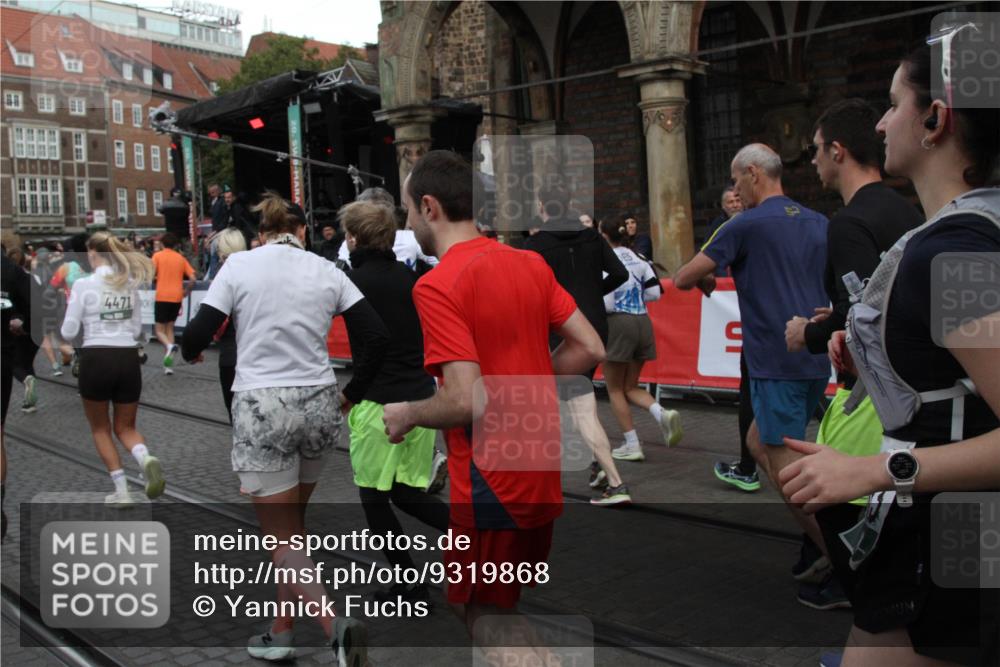 05.10.2025 - 20. swb-Marathon Bremen Yannick Fuchs http://msf.ph/oto/9319868 05.10.2025 11:39:14 Ziel  meine-sportfotos.de