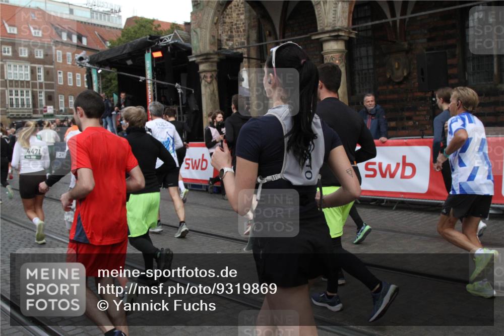 05.10.2025 - 20. swb-Marathon Bremen Yannick Fuchs http://msf.ph/oto/9319869 05.10.2025 11:39:15 Ziel  meine-sportfotos.de