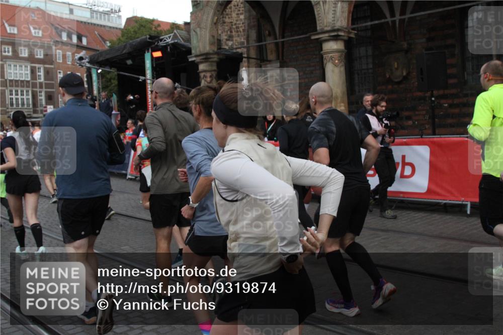 05.10.2025 - 20. swb-Marathon Bremen Yannick Fuchs http://msf.ph/oto/9319874 05.10.2025 11:39:17 Ziel  meine-sportfotos.de