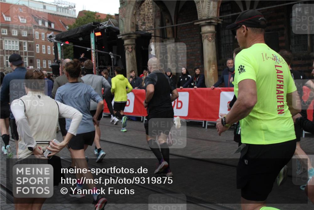 05.10.2025 - 20. swb-Marathon Bremen Yannick Fuchs http://msf.ph/oto/9319875 05.10.2025 11:39:17 Ziel  meine-sportfotos.de