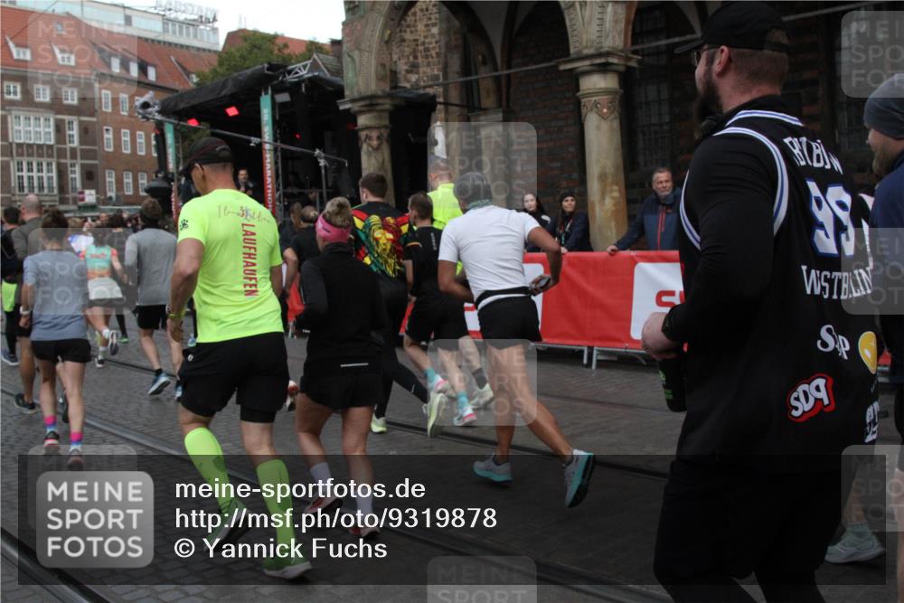 05.10.2025 - 20. swb-Marathon Bremen Yannick Fuchs http://msf.ph/oto/9319878 05.10.2025 11:39:18 Ziel  meine-sportfotos.de