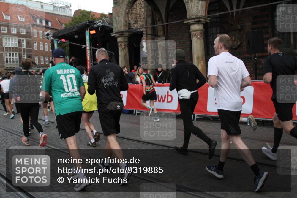 05.10.2025 - 20. swb-Marathon Bremen Yannick Fuchs http://msf.ph/oto/9319885 05.10.2025 11:39:21 Ziel  meine-sportfotos.de