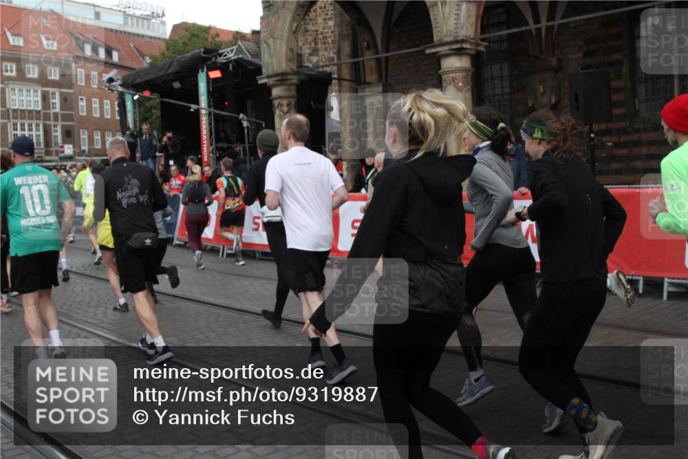 05.10.2025 - 20. swb-Marathon Bremen Yannick Fuchs http://msf.ph/oto/9319887 05.10.2025 11:39:22 Ziel  meine-sportfotos.de