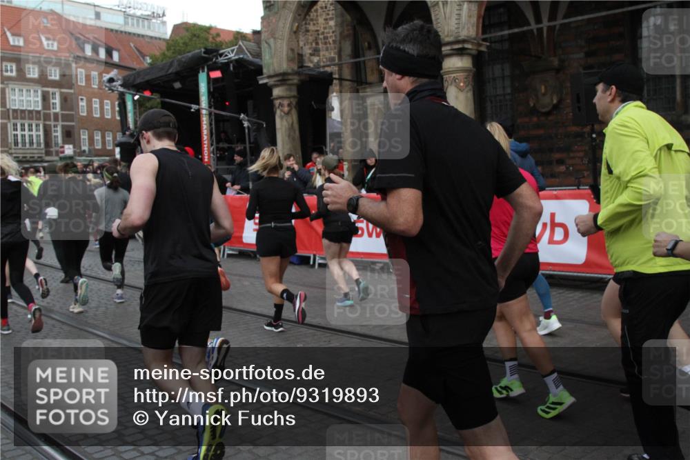 05.10.2025 - 20. swb-Marathon Bremen Yannick Fuchs http://msf.ph/oto/9319893 05.10.2025 11:39:23 Ziel  meine-sportfotos.de