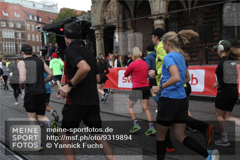 05.10.2025 - 20. swb-Marathon Bremen Yannick Fuchs http://msf.ph/oto/9319894 05.10.2025 11:39:24 Ziel  meine-sportfotos.de