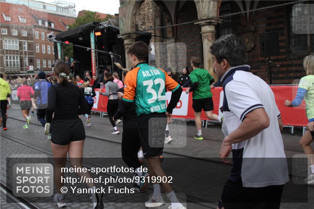05.10.2025 - 20. swb-Marathon Bremen Yannick Fuchs http://msf.ph/oto/9319902 05.10.2025 11:39:27 Ziel  meine-sportfotos.de