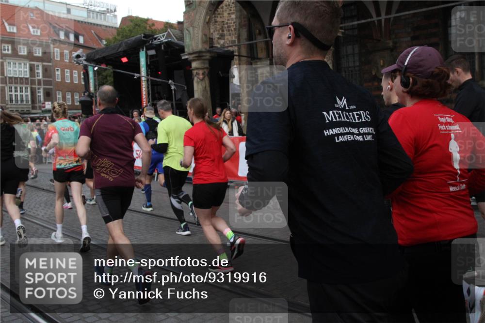 05.10.2025 - 20. swb-Marathon Bremen Yannick Fuchs http://msf.ph/oto/9319916 05.10.2025 11:39:31 Ziel  meine-sportfotos.de