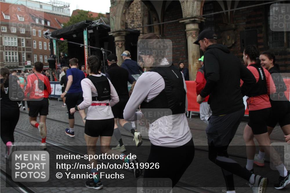 05.10.2025 - 20. swb-Marathon Bremen Yannick Fuchs http://msf.ph/oto/9319926 05.10.2025 11:39:35 Ziel  meine-sportfotos.de