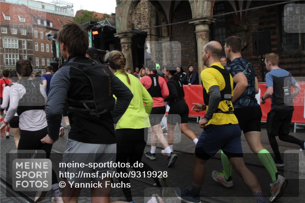 05.10.2025 - 20. swb-Marathon Bremen Yannick Fuchs http://msf.ph/oto/9319928 05.10.2025 11:39:36 Ziel  meine-sportfotos.de