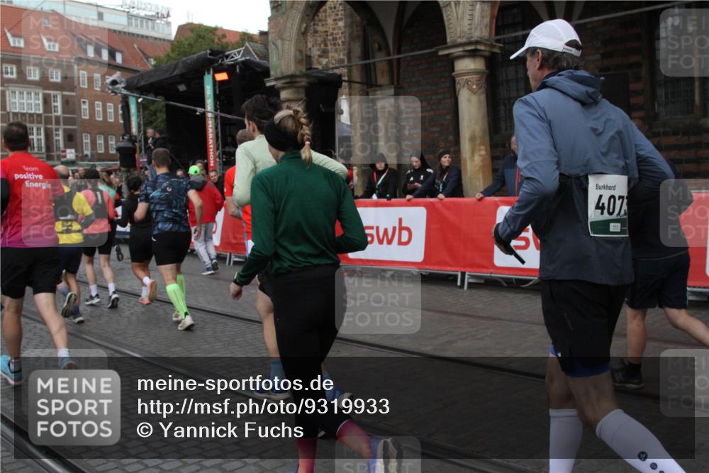 05.10.2025 - 20. swb-Marathon Bremen Yannick Fuchs http://msf.ph/oto/9319933 05.10.2025 11:39:38 Ziel  meine-sportfotos.de