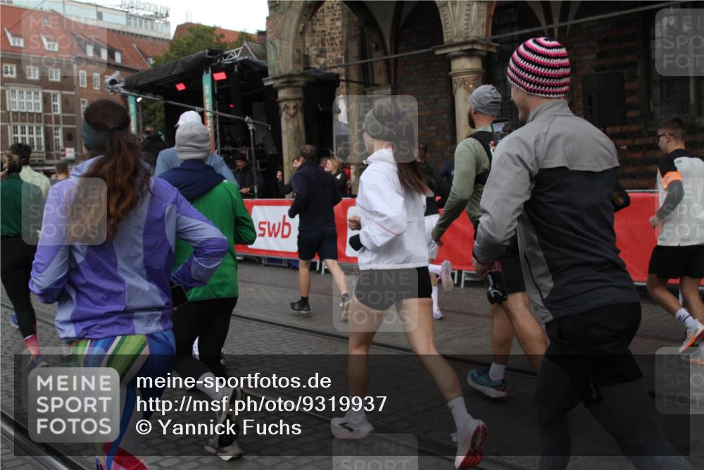 05.10.2025 - 20. swb-Marathon Bremen Yannick Fuchs http://msf.ph/oto/9319937 05.10.2025 11:39:39 Ziel  meine-sportfotos.de