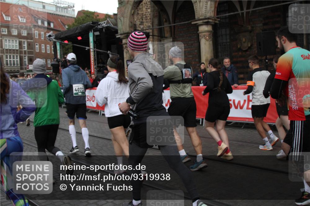 05.10.2025 - 20. swb-Marathon Bremen Yannick Fuchs http://msf.ph/oto/9319938 05.10.2025 11:39:39 Ziel  meine-sportfotos.de