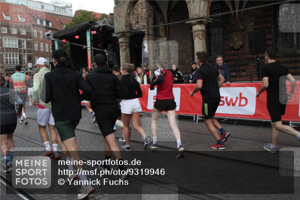 05.10.2025 - 20. swb-Marathon Bremen Yannick Fuchs http://msf.ph/oto/9319946 05.10.2025 11:39:43 Ziel  meine-sportfotos.de