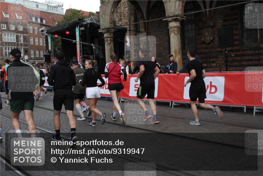 05.10.2025 - 20. swb-Marathon Bremen Yannick Fuchs http://msf.ph/oto/9319947 05.10.2025 11:39:43 Ziel  meine-sportfotos.de