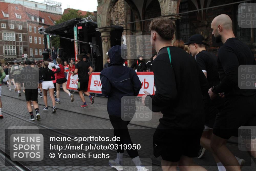 05.10.2025 - 20. swb-Marathon Bremen Yannick Fuchs http://msf.ph/oto/9319950 05.10.2025 11:39:44 Ziel  meine-sportfotos.de