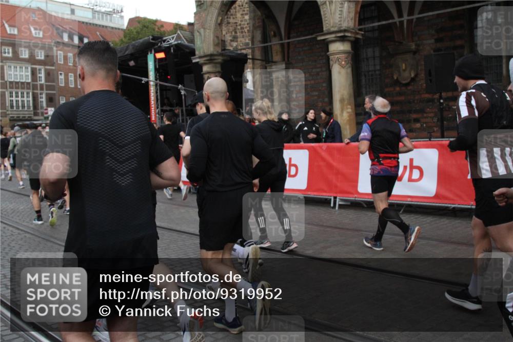 05.10.2025 - 20. swb-Marathon Bremen Yannick Fuchs http://msf.ph/oto/9319952 05.10.2025 11:39:45 Ziel  meine-sportfotos.de